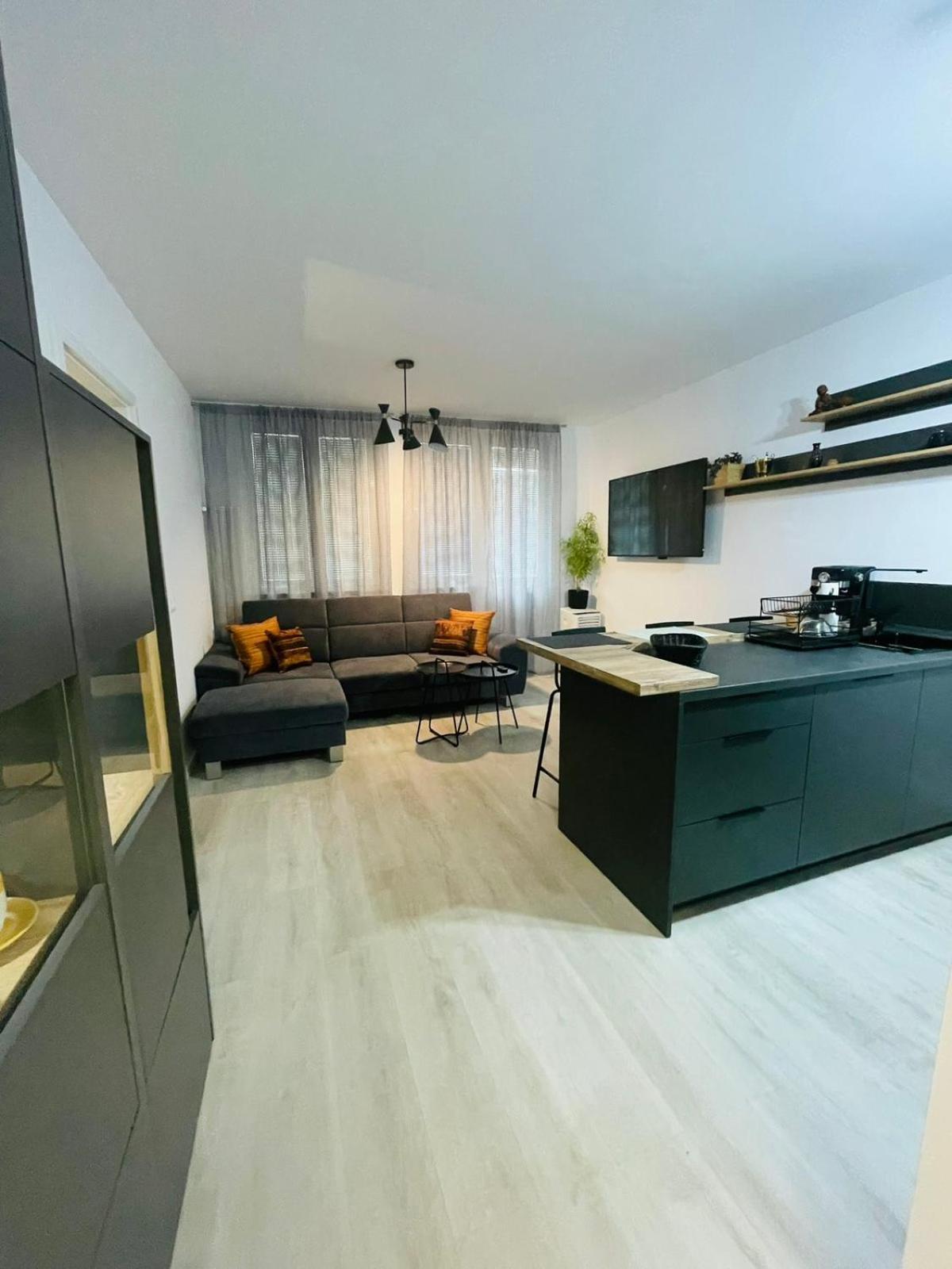 Apartament-Demian Sofia Luaran gambar